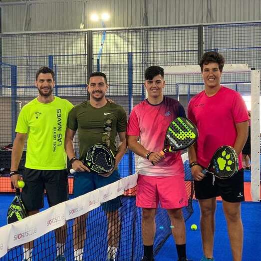 Alejandro Amador, el segundo por la derecha (Foto TA)